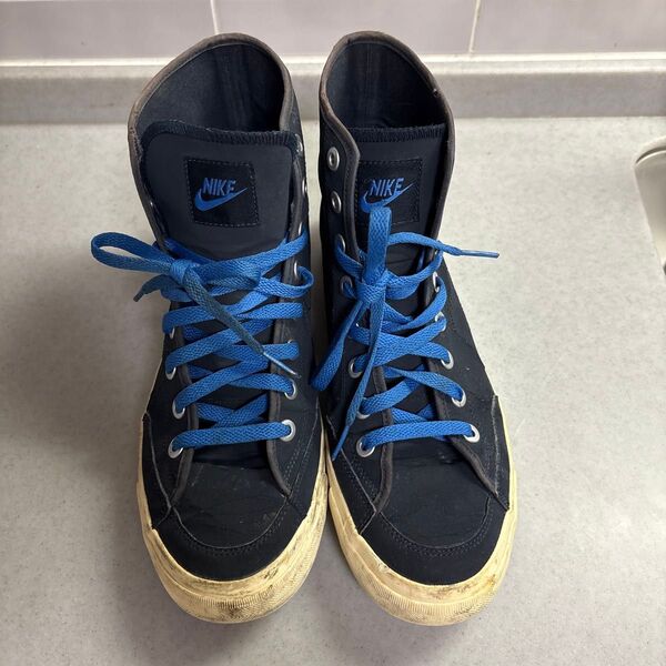 28㎝ NIKE ハイカットスニーカー