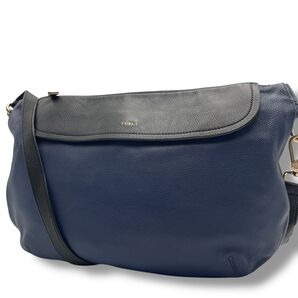 【美品】FURLA フルラ ショルダーバッグ レザー 本革 シボ革 ブルー 青 ブラック 黒 バイカラー 肩掛け 斜め掛け ロゴ