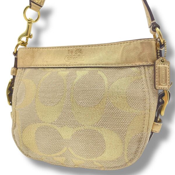 【肩掛け可】COACH コーチ ワンショルダーバッグ キャンバス×レザー 本革 シグネチャー ベージュ ゴールド 金具 チャーム付