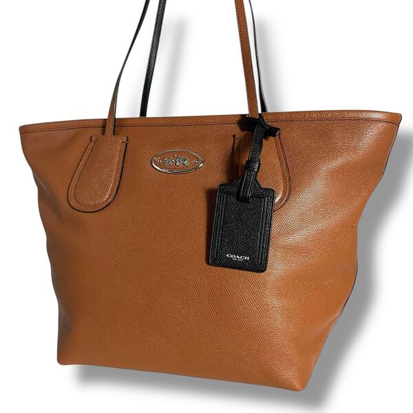 【美品】A4収納可 COACHコーチ トートバッグ レザー 本革 肩掛け チャーム付 肩掛け ビジネス 通学通勤 大容量 ブラウン