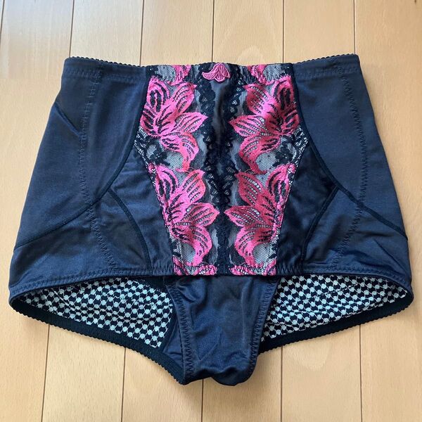 El76 マルコ MARUKO カリーユ ショートガードル 補正下着 黒 ブラック