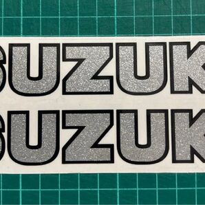 SUZUKI ブラック×シルバーラメ ステッカー