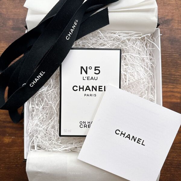 CHANEL 空き箱 ギフトボックス ハンドクリーム リボン付