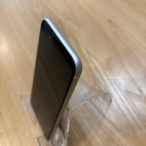 【美品】iPhoneSE 第二世代 ホワイト 64GB