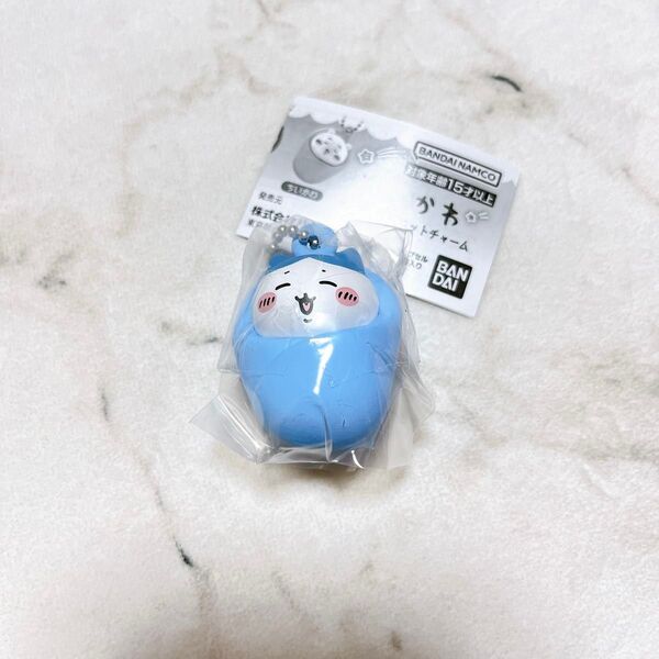 ちいかわ おくるみマスコットチャーム ハチワレ