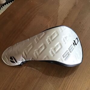 テーラーメイド ドライバー ヘッドカバー QI35