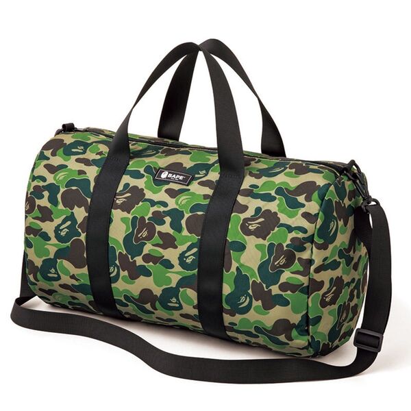 A BATHING APE(R) BAPE(R) CAMO ビッグダッフルバッグ
