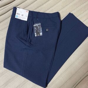 UNIQLO ユニクロ 感動スリムパンツL紺 新品