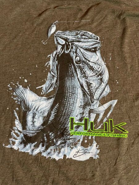 Huk BASSプリントTシャツ
