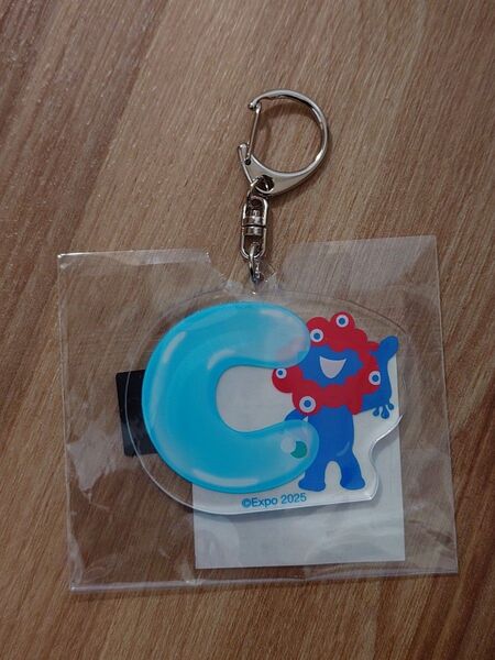 ミャクミャク アクリルキーホルダー イニシャル C