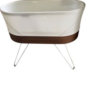 Snoo the happiest baby bed