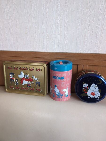 ムーミン缶と未使用ペンケース