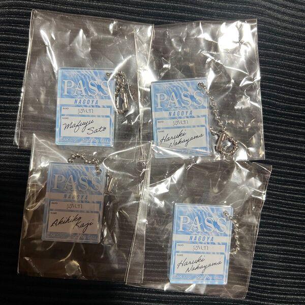 ギヴン ノイタミナアパレル POPUP 名古屋 入場特典 STAFF PASS アクリルキーホルダー 佐藤真冬 中山春樹 梶秋彦