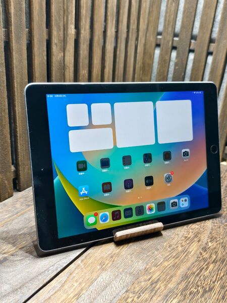iPad 第6世代 128GB タブレット 2568