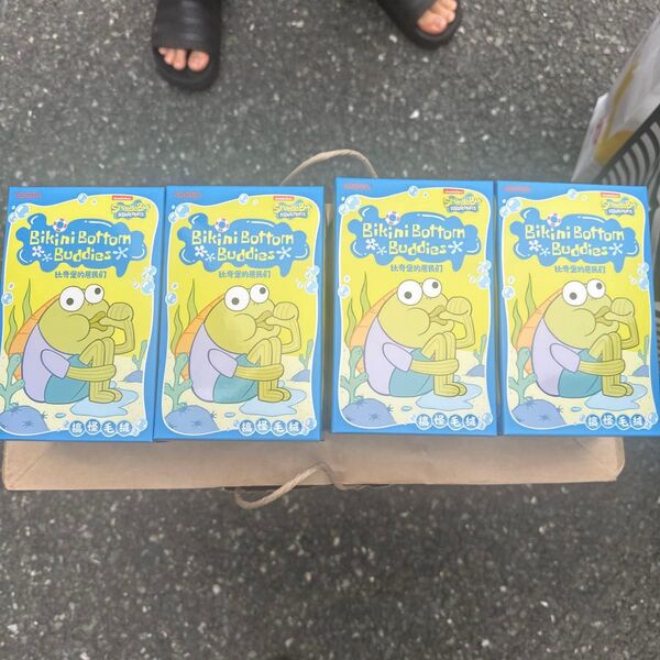 ポップマート スポンジボブ ビキニボトムバディーズ おかしなぬいぐるみシリー