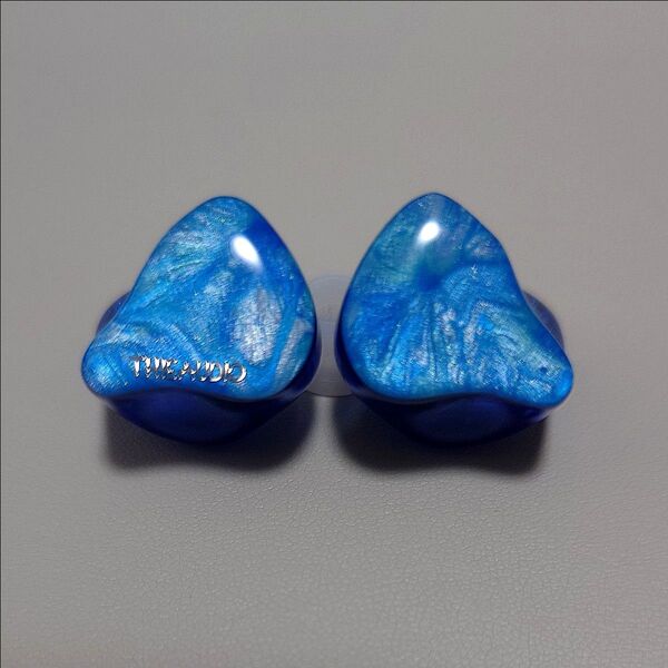 THIEAUDIO ハイブリッド型イヤホン Legacy 2