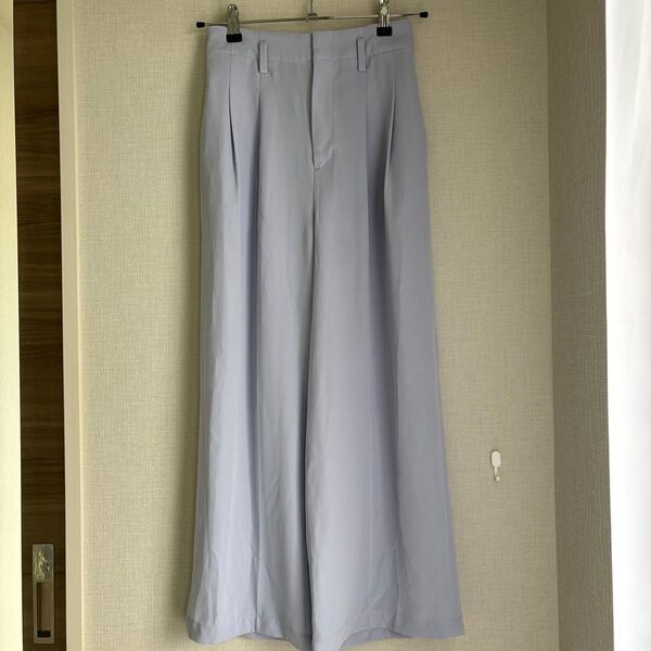 ユニクロ ドレープ ワイドパンツ アイスブルー