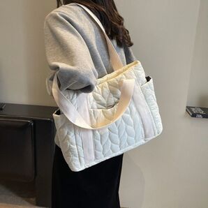 トートバッグ レディース バッグ 大人 大容量 軽い ママバッグ 保育園 ファスナー付き かわいい 人気 おしゃれ 通勤 A4 2