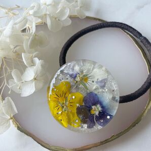 191.レジン ドライフラワー ヘアゴム ビオラ ハンドメイド