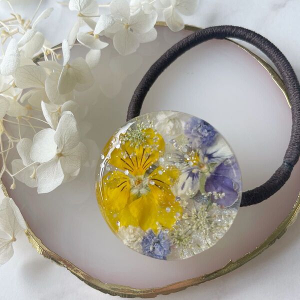 193.レジン ドライフラワー 押し花 ヘアゴム ビオラ ハンドメイド