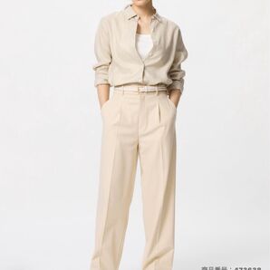 新品 ユニクロ タックワイドパンツ ベージュ Sサイズ