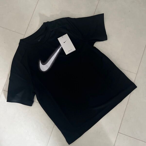 新品タグ付き★ナイキ マルチ ジュニア Dri-FIT グラフィック Tシャツ NIKE ウェア キッズ 子供 スポーツ150