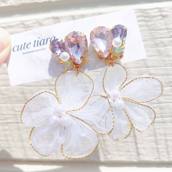 大人可愛い◇プリンセス モチーフカラー×ゆらゆらフラワー ピアスイヤリング アクセサリー ハンドメイド