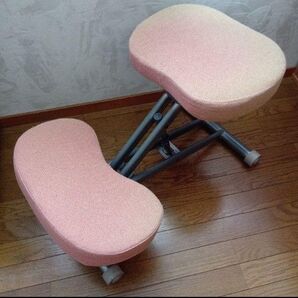 バランスチェア キャスター付き ピンク系