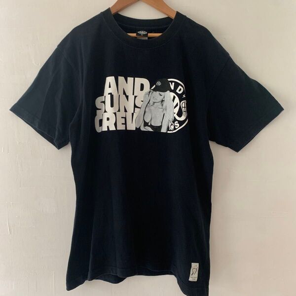 AND SUNS アンドサンズ プリントロゴ 半袖Tシャツ L ブラック 黒
