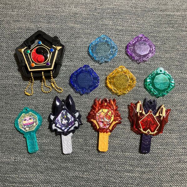 妖怪ウォッチ アーク 邪神カチカチ ブラックダイヤニャン ルビーしゅらコマ ぷに神 ホルダー付き