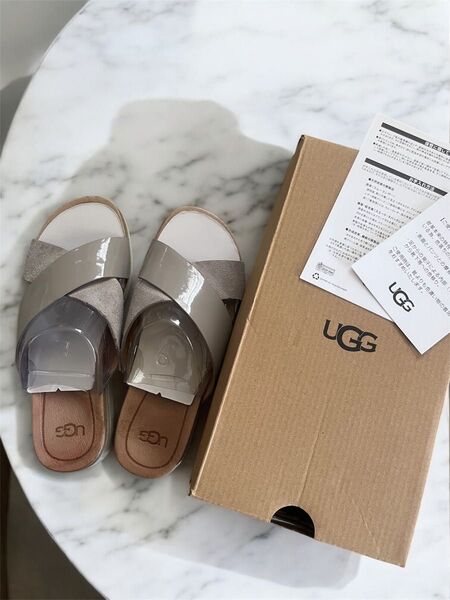 UGG アグ サンダル