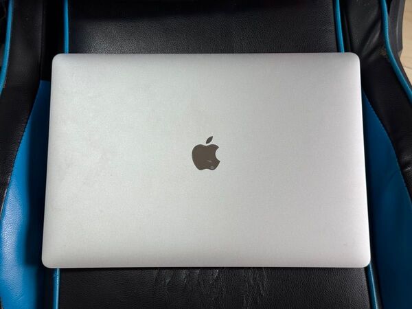 MACBOOK PRO 15 インチ2017