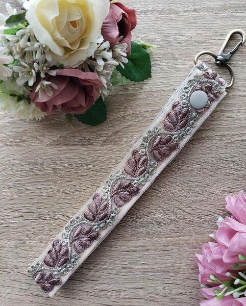 ☆ハンドメイド☆インド刺繍リボン ストラップ・キーホルダー③:2