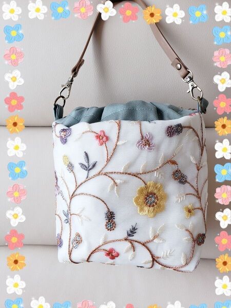 6月の特別価格商品!!☆ハンドメイド☆インド刺繍生地 巾着ミニバッグ、巾着ポーチ・4