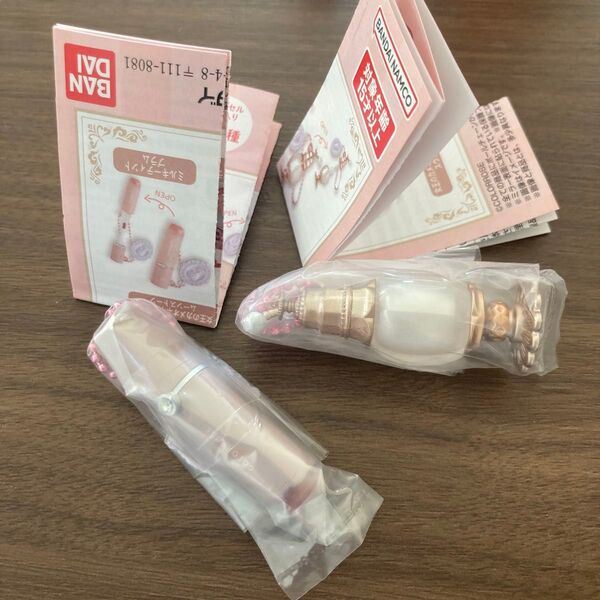 カラーローズ ガチャ 2つセット キーホルダー