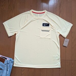 新品 NIKE ナイキ メンズ DRI-FIT Tシャツ ワイルドカード ワッペン トレーニングシャツ イエロー 半袖 XL