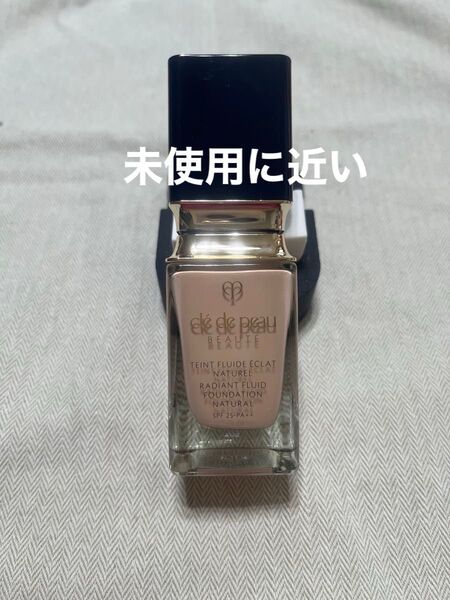 クレドポーボーテ タンフリュイドエクラ ナチュレル オークル 20 未使用に近い