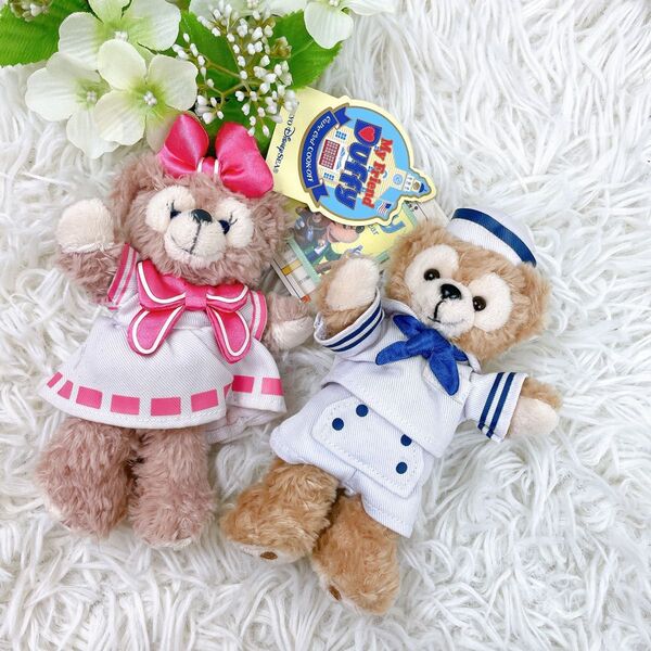 極美品 ダッフィー&シェリーメイ ぬいぐるみバッジ セーラーコスチューム
