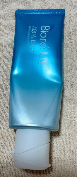 ビオレ UVアクアリッチウォータリーエッセンス SPF50+ PA++++