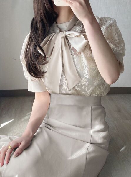 【本日消去のため最終値下げ】GRL ボウタイ付き花柄刺繍オーガンジーブラウス F 半袖 夏服 夏コーデ ブラウス