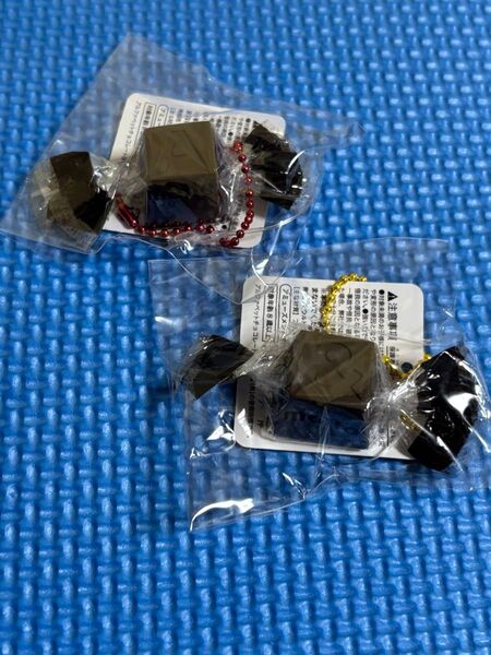 アルファベットチョコレート ミニチュアマスコットキーホルダー TAITO限定 A & 2個セット