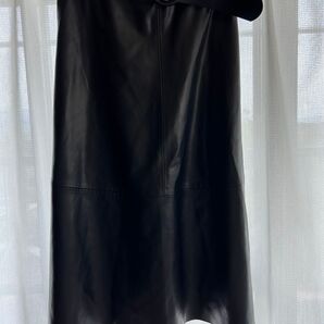 ZARA レザー調スカート