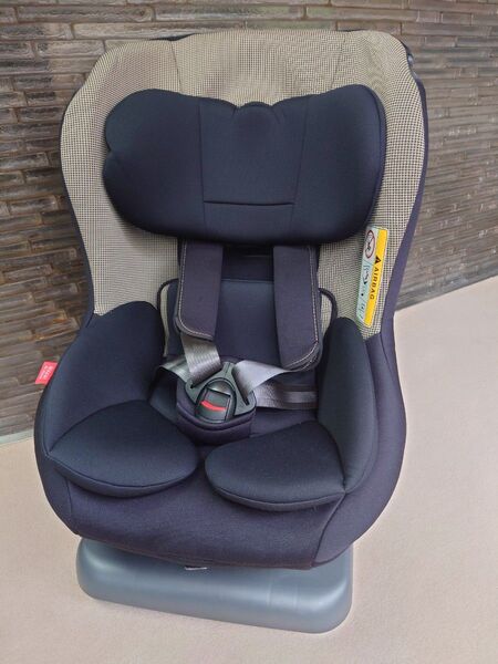 【中古】リーマン LYJ-211 ベルト固定式チャイルドシート ネディアップ 【リーマン×西松屋】