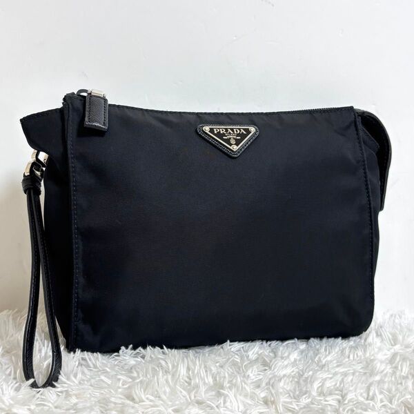 【美品】 プラダ クラッチバッグ トライアングルロゴ リストレット付き 現行品 PRADA ポーチ