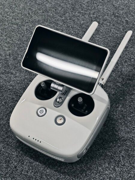 「画面にわずかな傷があります」DJI GL300K Phantom 4 pro v2