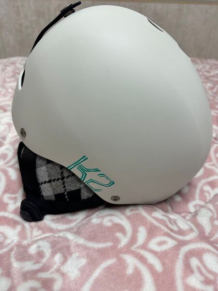 とってもかわいい サイズ調整可能 ヘルメット オフホワイト K2 スノーボード 防災 スキー 55-59 新品 未使用