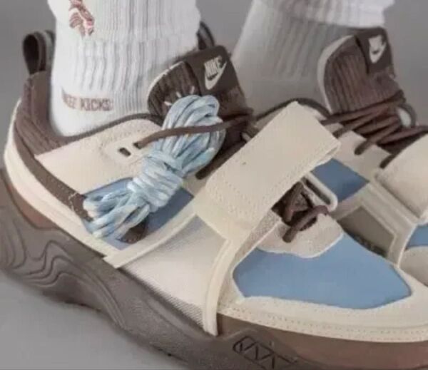 Travis Scott × Nike Zoom Field Jaxx "Pale Ivory and Leche Blue"