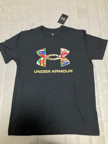 アンダーアーマー ビックロゴ 万国柄 tシャツ