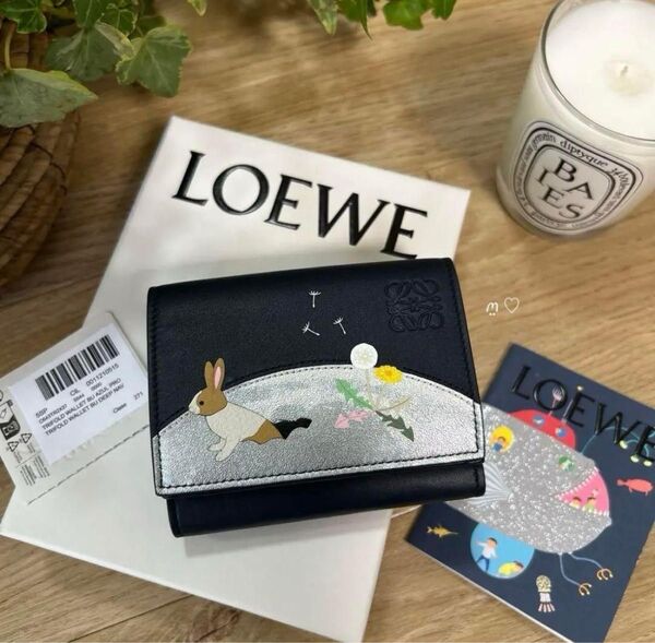 ロエベLOEWEスナフジタ うさぎトライフォールドウォレット 三つ折り財布 限定