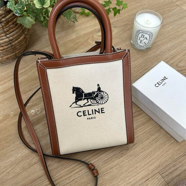 CELINEセリーヌ ミニバーティカルカバ 馬車 ハンドショルダーバッグ斜めがけ